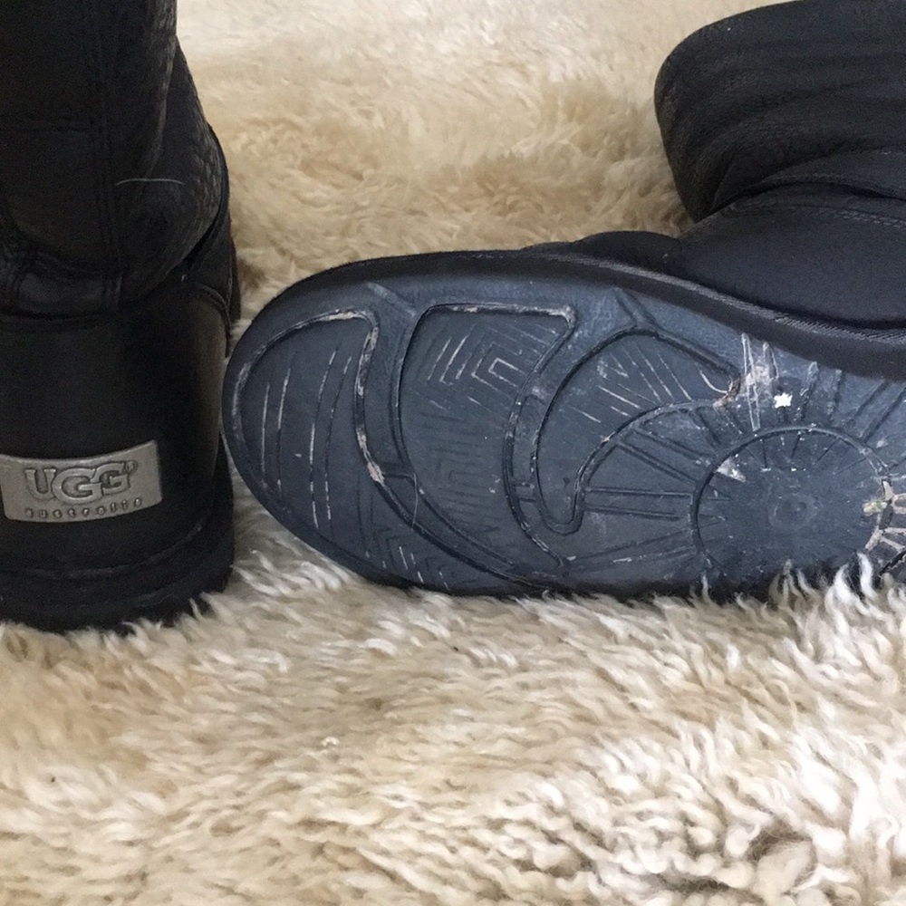 Ugh boots - Picture 3 of 3